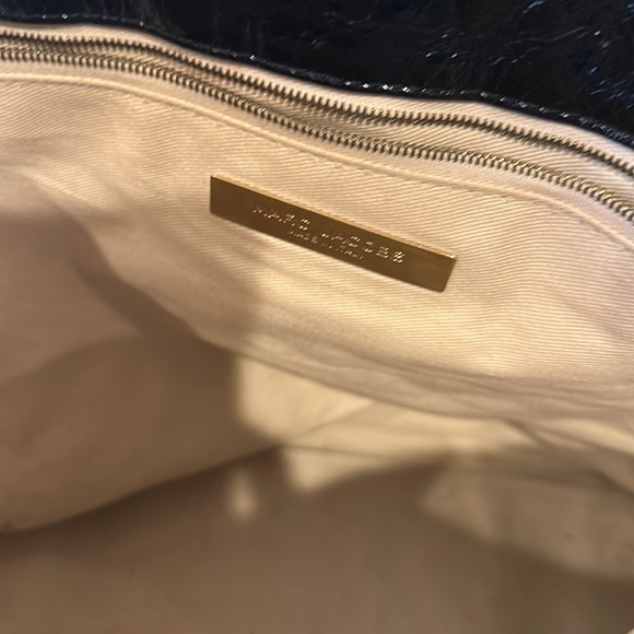 Marc Jacobs black quilted leather hobo satchel with gold hardware. - Picture 6 of 10